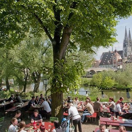 Schloss Weichs Zu Regensburg Mit 2Schlafzimmer Parkplatz Internet 75Qm Zentrum Extérieur photo