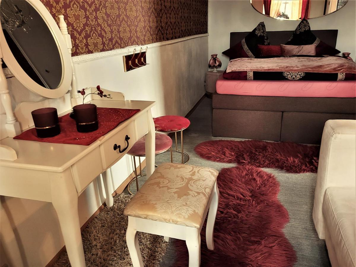 Schloss Weichs Zu Regensburg Mit 2Schlafzimmer Parkplatz Internet 75Qm Zentrum Extérieur photo